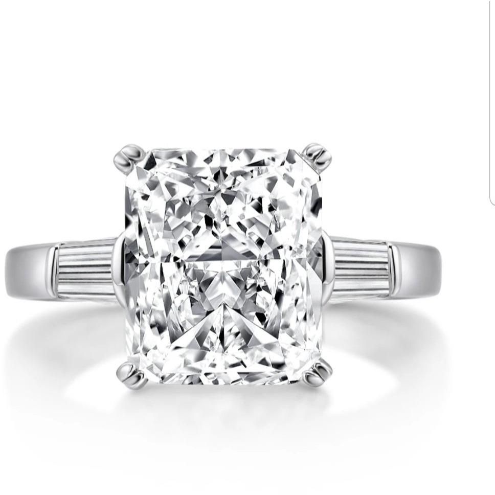 Captivating 10CT Radiant Cut Cubic Zirconia Ring