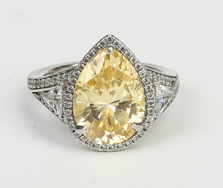 4CT Pear Cubic Zirconia Engagement Ring. 800R513