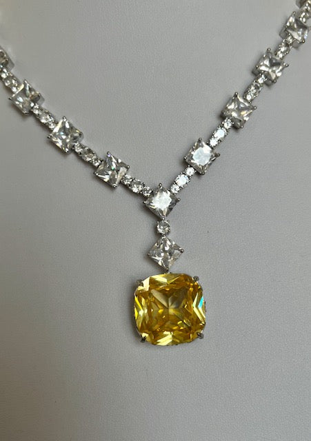Exquisite 9.5CT Cubic Zirconia Pendant Necklace