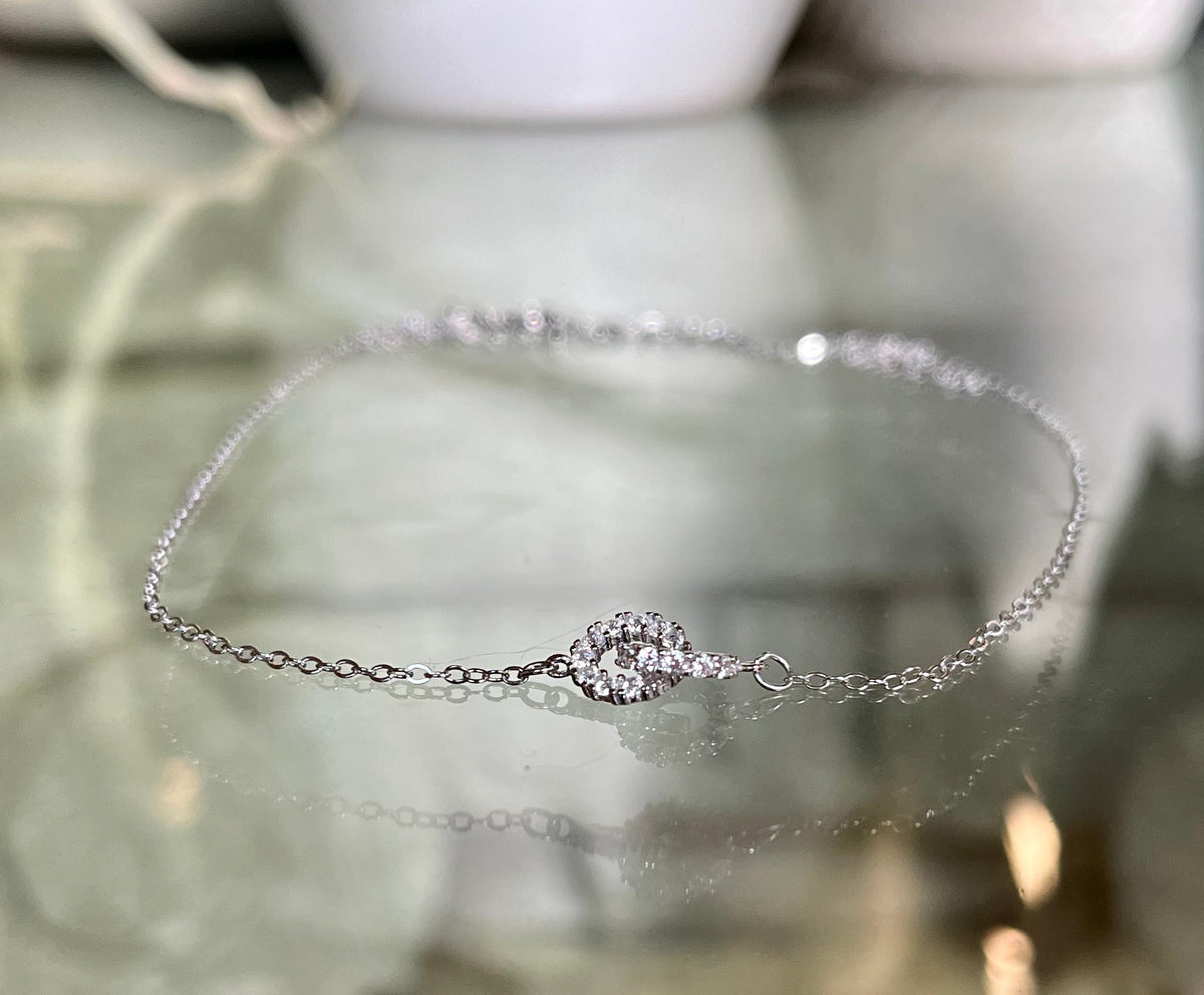 Minimalist Dainty Interlocking CZ Circles Necklace Sterling Silver in Gold or Silver
