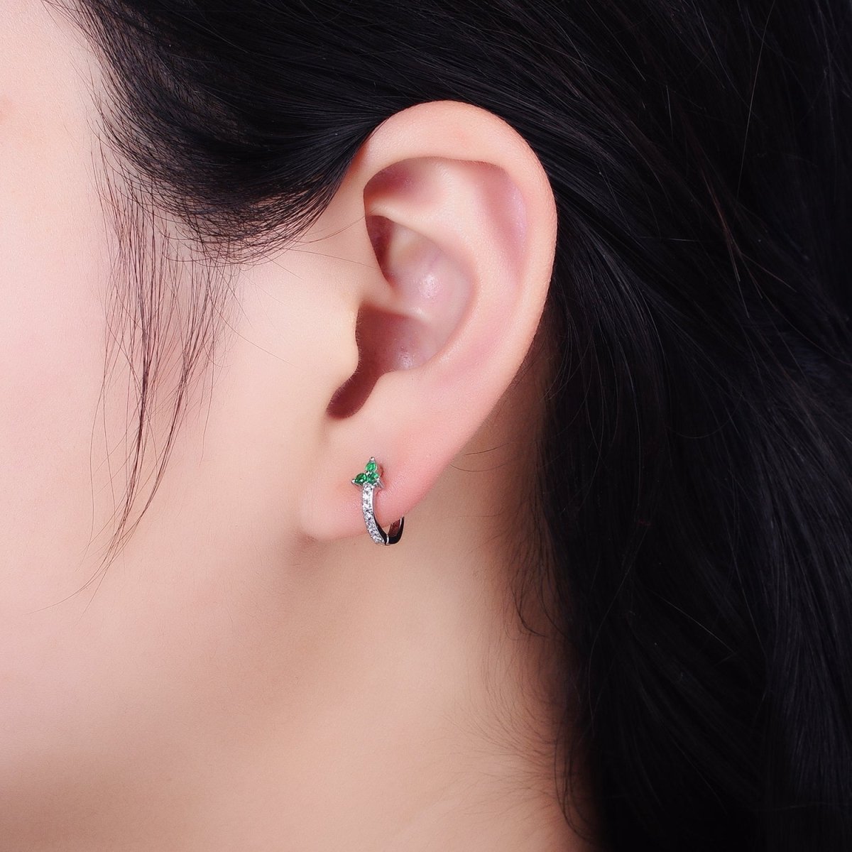 16K Gold Filled Green CZ Flower Arrow Lined 11mm Cartilage Huggie Earrings in Silver