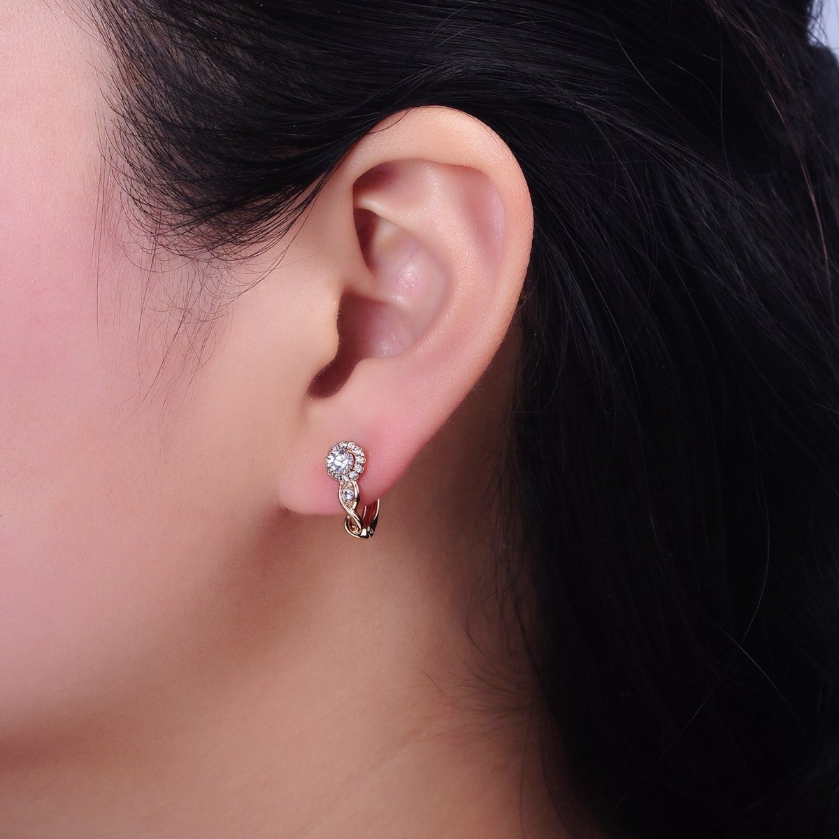 Beautiful 18K Gold Filled Round CZ Twist Geometric English Lock Earrings